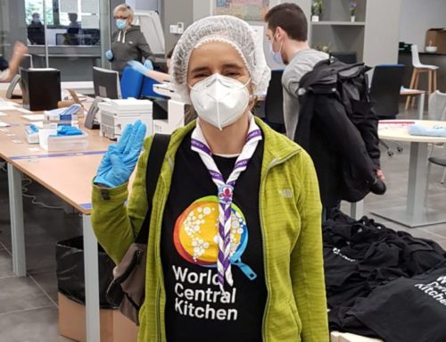 La Fundación Promesa voluntaria en las cocinas de la ONG World Central Kitchen
